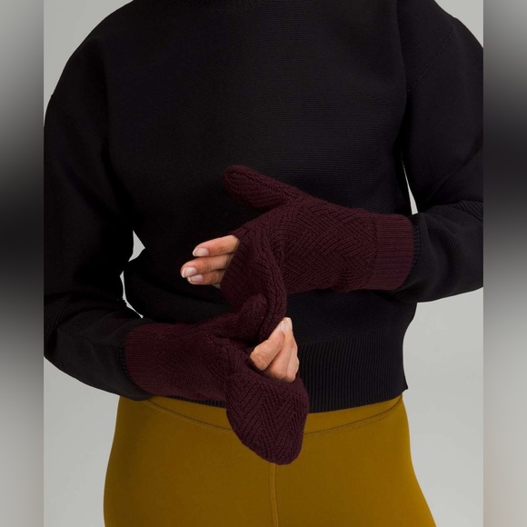NWOT Lululemon | Cashmere Blend Burgundy Mittens One Size Winter Cozy Soft - Picture 1 of 7